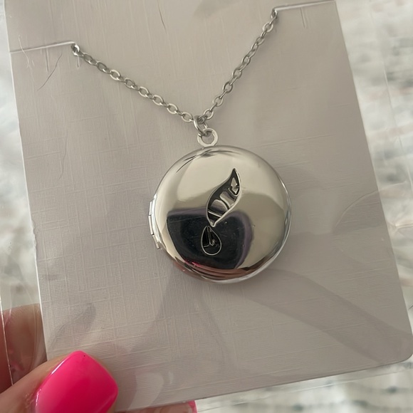 Young Living Jewelry Nwt Young Living Diffuser Necklace Poshmark